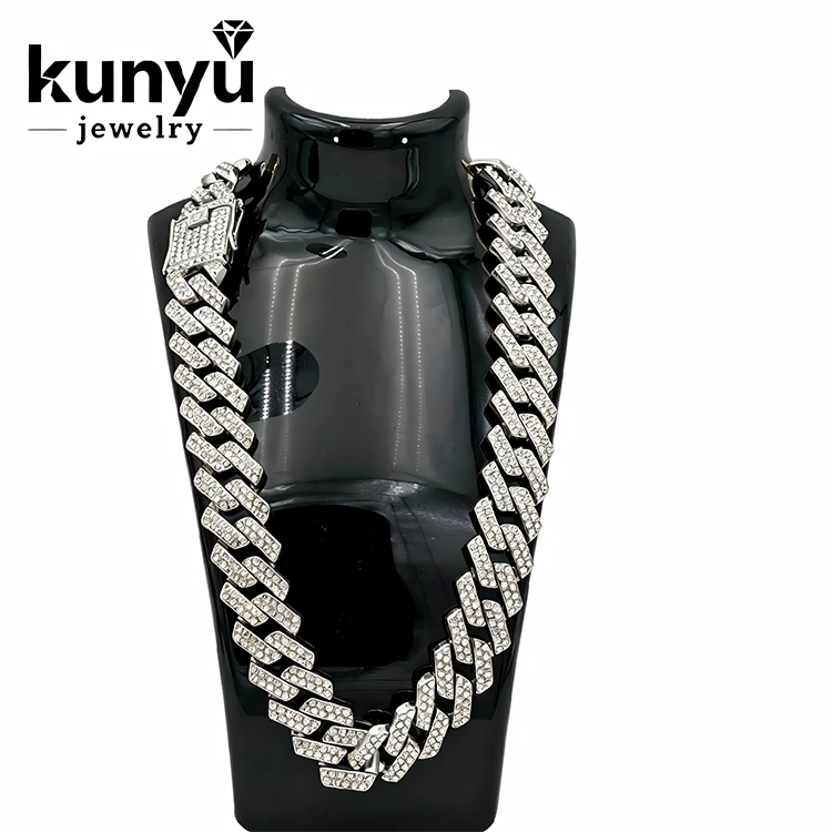 Collana a maglie cubane robuste