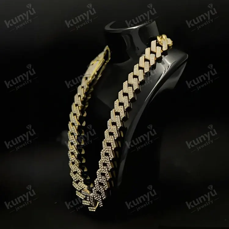 Catena a maglie cubane con strass scintillanti