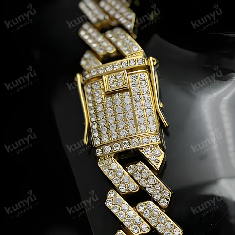 Catena a maglie cubane con strass scintillanti
